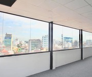 4 Văn phòng ngay sân bay 200 m2 trống suốt ko cột   50 tr / tháng. Đ/c: 19 sông nhuệ, P.2, Tân Bình