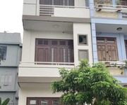 Bán nhà 3,5 tầng mặt phố Phạm Văn Đồng
