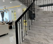2 Bán penthouse 230m2, 3 PN, Giá tốt 6,75 tỷ