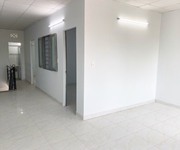 4 Cần bán nhà phố mặt tiền có 3 phòng trọ sau lưng