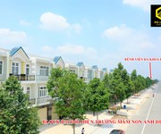 1 Bán nhà phố mặt tiền đường N7 KDC Bàu Bàng , giá 2.3xx tỷ