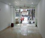 2 Cho thuê nhà mặt phố NGUYỄN HỮU HUÂN, DT 27m2, MT 4m, Giá 22tr