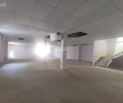 Cho thuê nhà 3 tầng, 750m2 diện tích sử dụng ngay trung tâm thành phố chỉ với 50 triệu/tháng