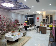 1 Chính chủ cần bán gấp căn hộ 4 PN diện tích 175m tại 62 Nguyễn Huy Tưởng.