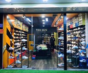Chính chủ sang shop giày Sneaker mặt đường Cách Mạng Tháng 8   Quận 3.