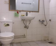 2 Cho thuê tâng 2 nhà mặt phố số 46 Quốc Tử Giám, Đống Đa, HN