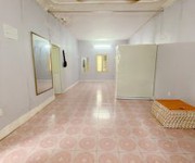 3 Chính chủ cần Cho thuê căn tập thể tầng 3 mặt đường phố Láng Hạ ngõ 105