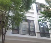 4 Cho thuê cả nhà ngõ 9 Trần Quốc Hoàn, 60m2, 5 tầng, làm văn phòng, dạy học