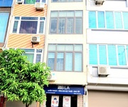 Chính chủ cần cho thuê nhà 5 tầng mặt phố tại số 216 đường Bưởi, Ba Đình, Hà Nội.