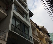 Cho thuê nhà khu Trần Quang Diệu   Hoàng Cầu, 85m x 7 tầng, thang máy vỉ hè, kinh doanh sầm uất