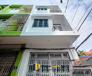 Bán gấp nhà 3t 40m2 lô góc, có sổ hồng, ngõ rộng rãi ở Bùi Thị Tự Nhiên