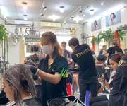 3 Salon Tóc đang hoạt động tốt, 9 ghế, đầy đủ thiết bị