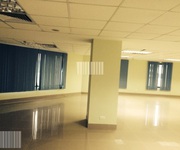 Cần cho thuê chân đế tòa nhà 908m2 ở Giảng võ kinh doanh, showroom, nhà hàng, Spa