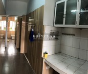 1 Cho thuê nhà tập thể Phố Quỳnh Mai, 40m2-2PN, có nội thất, giá chỉ 4tr