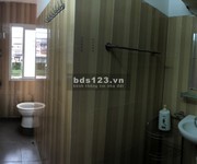 4 Cho thuê nhà tập thể Phố Quỳnh Mai, 40m2-2PN, có nội thất, giá chỉ 4tr