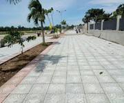 2 Cần bán 100 m2 đất ngay tại tt tiền hải. Vỉa hè thông thoáng, đường 2 làn xe. Sổ đỏ an toàn