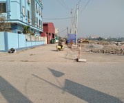 1 Bán gấp  Đất chính chủ  110m2 ngay ngã 3 ông tượng. Mặt tiền 5m. Đường lớn. Sổ đỏ pháp lí ok. Thích