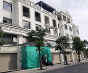 1 Chính chủ cần bán căn Shophouse Vinhomes Marina. Vị trí đẹp. Đã hoàn thiện sơ bộ. Giá 8 tỷ