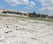 5 Đất Bình Thuận, 3 Mặt Tiền , Ra Biển  100M, ngay Resort Hồng Vy và Đồi Cát Trắng. 5 Đất Bình Thuận, 3 Mặt Tiền , Ra Biển  100M, ngay Resort Hồng Vy và Đồi Cát Trắng.