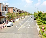 Khách em đang thiếu tiền nên cần bán gấp căn nhà liền kề tại Centa City