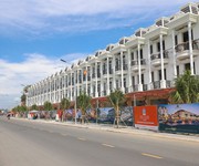 1 Lợi Thế Tuyệt Đối Của Phố Thương Mại Royal Town