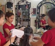 1 Sang nhượng salon Tóc Nguyễn Thị Định lượng khách đông