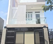 BÁN NHÀ 2 LẦU, 4 PHÒNG NGỦ, DT 100M2, cách chợ Bình Chánh 1,5km