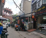 Cho thuê nhà phân lô 612 Đê la thành 71m2, 4T, mt 7m, oto đỗ cửa