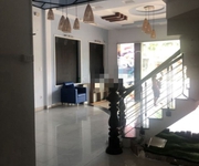 1 Cho thuê nhà mặt tiền Hồ Xuân Hương.