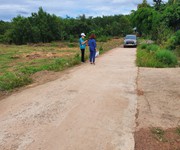 Đất nền sát chợ Đồng Tâm, DT 300m2, có 100m thổ cư, SHR , đường bê tông giá bán 410 TRIỆU