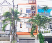 Cho thuê nhà 1 lầu có sân rộng gần bệnh viện Nhi Đồng