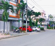 3 Cho thuê nhà 1 lầu có sân rộng gần bệnh viện Nhi Đồng