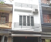 Nhà cho thuê tại ngõ 6 phố Mạc Thái Tổ. Diện tích 52m2 x 4 tầng ngay ngã 4 đường Trung Kính đôi