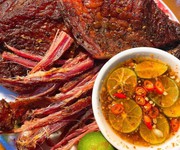 1 Thịt lợn gác bếp, lạp xưởng và ba chỉ gác bếp thơm ngon phục vụ quý khách