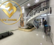 1 V3Home - Cho thuê nhà 3 tầng mặt đường Cát Bi