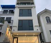 Cho thuê từ tầng 1 đến 4 của tòa nhà 7 tầng để ở hoặc kinh doanh.