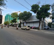 Góc 2 mặt tiền ngang 33m đường Phước Long, tp. Nha Trang