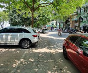 Mặt phố Duy Tân,  nơi hội tụ của những doanh nhân thành đạt. 126m2x 5.