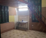 Cho thuê phòng khép kín 25m5, tầng 1 nhà Pháp cổ phố Cao Bá Quát, Ba Đình