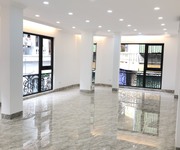 Văn phòng 70m2 lên đến 15 -20 người làm việc tại phố Nguyên Hồng