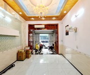 762 Chính chủ bán căn Đức Khải Quận 2.