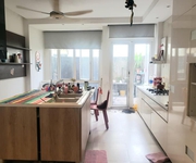 1053 Chính chủ bán căn Đức Khải Quận 2.