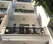 310 Chính chủ bán căn Đức Khải Quận 2.