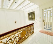 989 Chính chủ bán căn Đức Khải Quận 2.