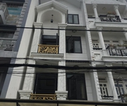 637 Chính chủ bán căn Đức Khải Quận 2.
