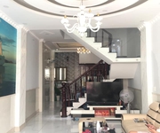 1013 Chính chủ bán căn Đức Khải Quận 2.