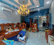 1040 Chính chủ bán căn Đức Khải Quận 2.