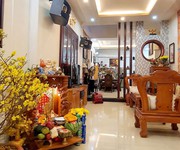 952 Chính chủ bán căn Đức Khải Quận 2.