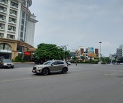 Bán nhà gần mặt Hồ Tây, gần ngã tư đường Văn Cao, Kinh Doanh 65m2 giá 16 tỷ