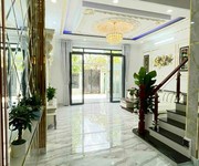 1 Bán nhà kiệt ô tô trung tâm thông ra Nguyễn Hữu Thọ, ngang 5,3m, bán chỉ 3,52 tỷ.